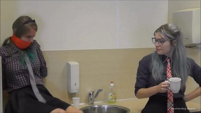 عادی / بندھے ہوئے اور بندھے ہوئے / پریشانی میں عورت